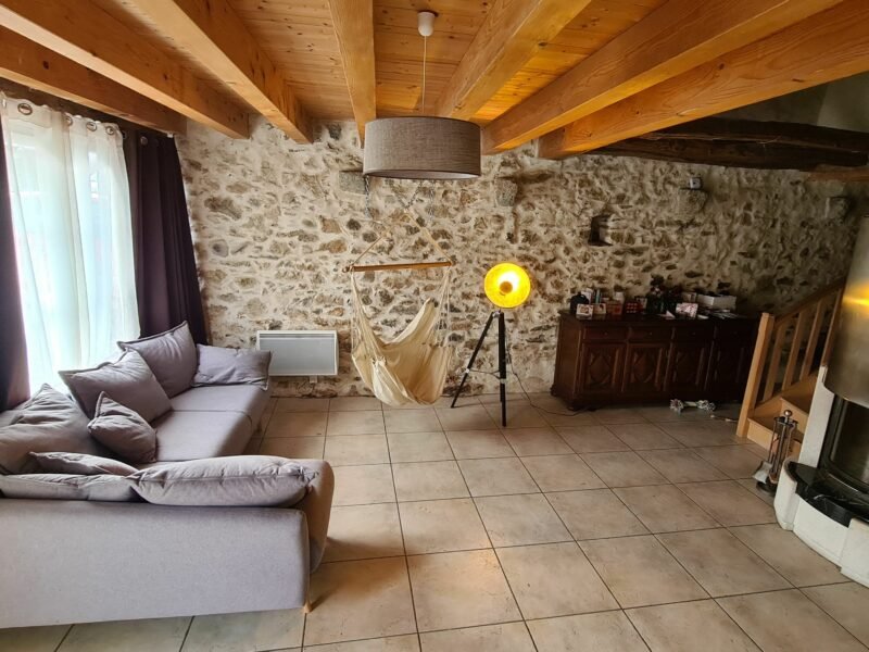 Maison de Village a Chevrier