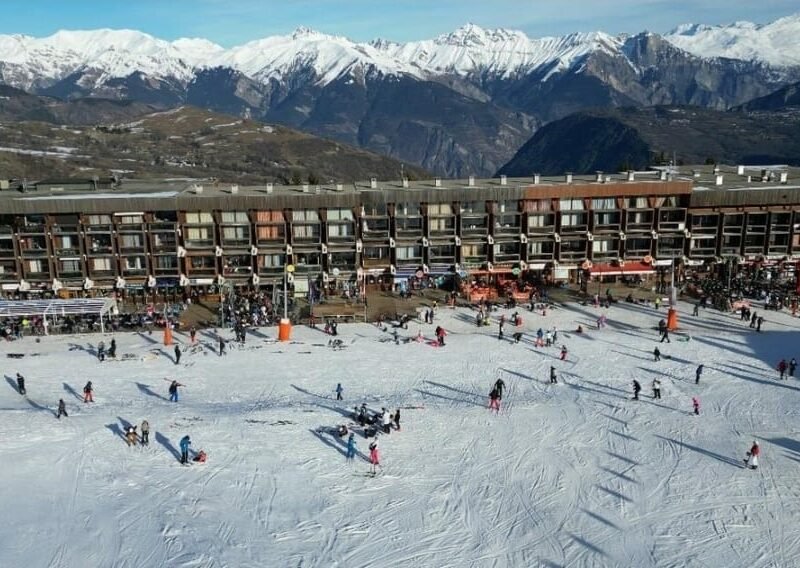 studio dernier étage balcon sud avec vue - Le Corbier Les Sybelles 1560m