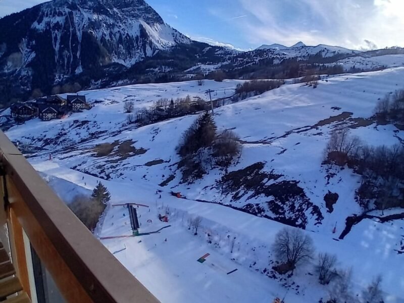 studio dernier étage balcon sud avec vue - Le Corbier Les Sybelles 1560m