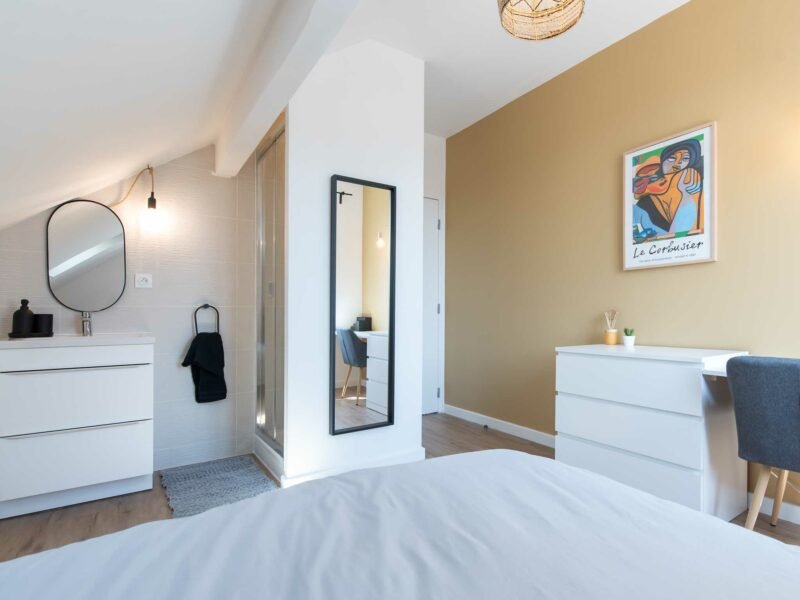 Chambre meublée en colocation - Vénissieux