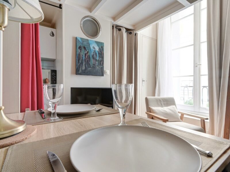 Studio Paris 2eme - Réaumur Sébastopol